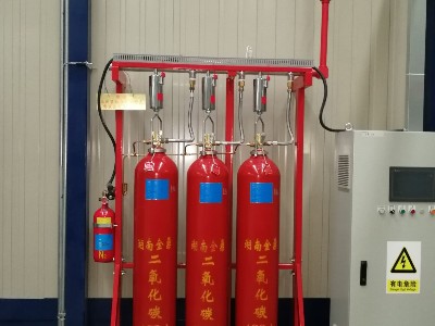 64年氣體滅火廠家告訴你，酒精倉(cāng)庫(kù)起火可以用二氧化碳滅火設(shè)備滅火嗎