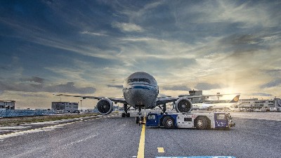 機(jī)場管制中心設(shè)備機(jī)房應(yīng)該選擇什么氣體滅火系統(tǒng)？
